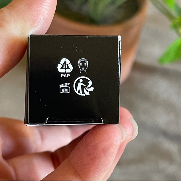 *NIB* Kat Von D Lock It Pore Refining Primer 1oz - Picture 8 of 8